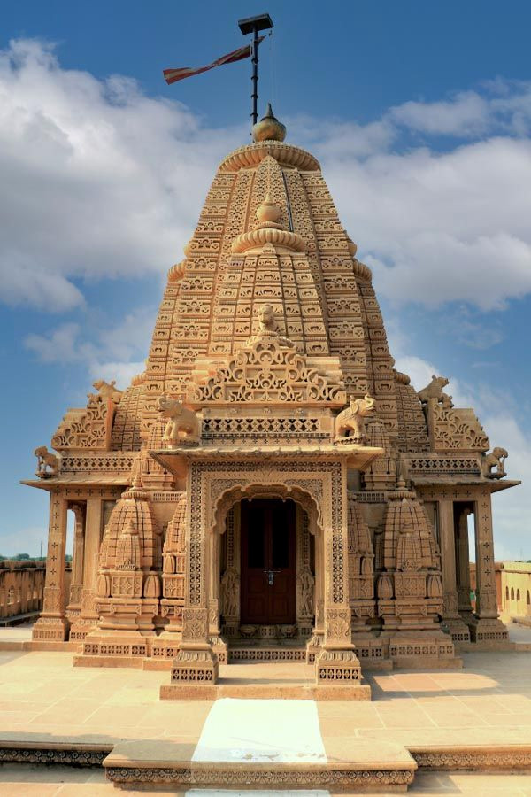 Expert Temple Builders: Marble & Stone Specialists