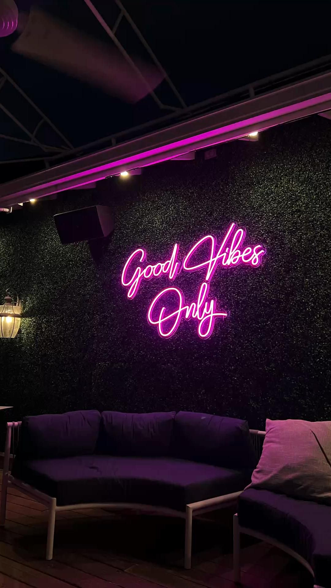 Neon Summer Vibes: Pink Aesthetic Wallpapers Neon Summer Vibes: Pink Aesthetic Wallpapers