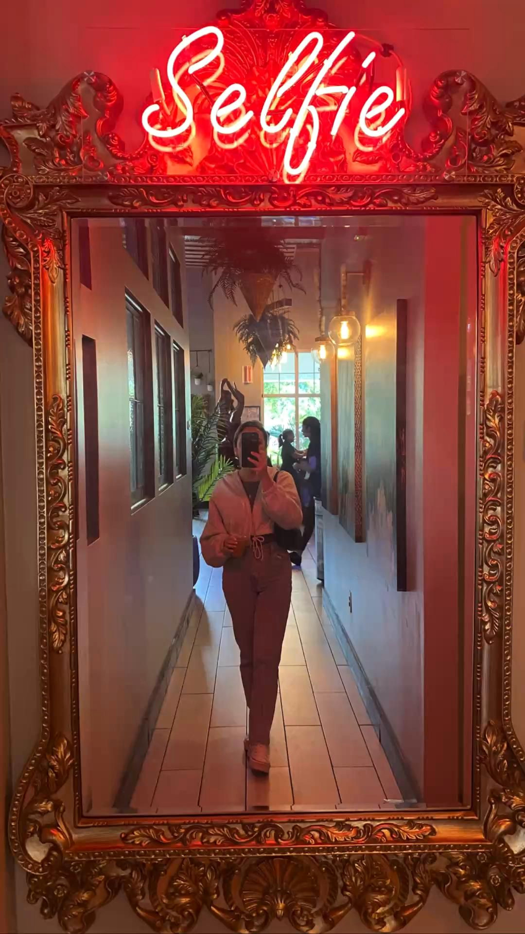 Capture the Perfect Selfie Capture the Perfect Selfie